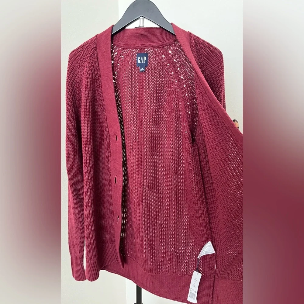 *NWT* GAP Women's Deep Burgundy Cardigan Sweater (Sz M) - Picture 8 of 9